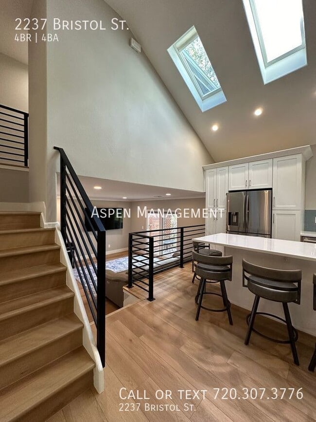 Photo - 2237 Bristol St