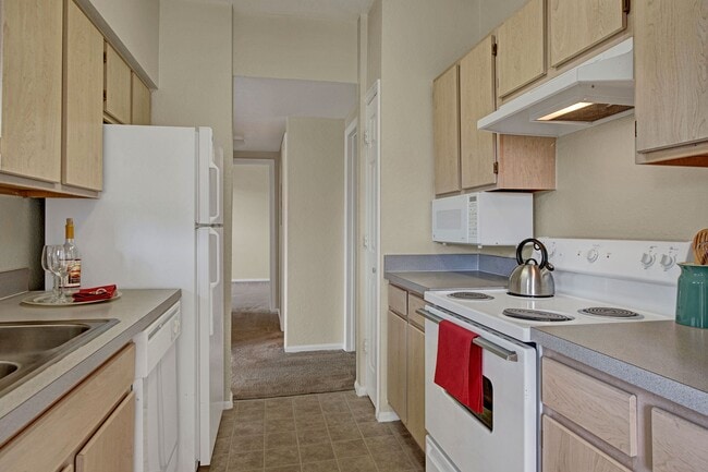 Camelback Pointe Kitchen Aisle View - Camelback Pointe