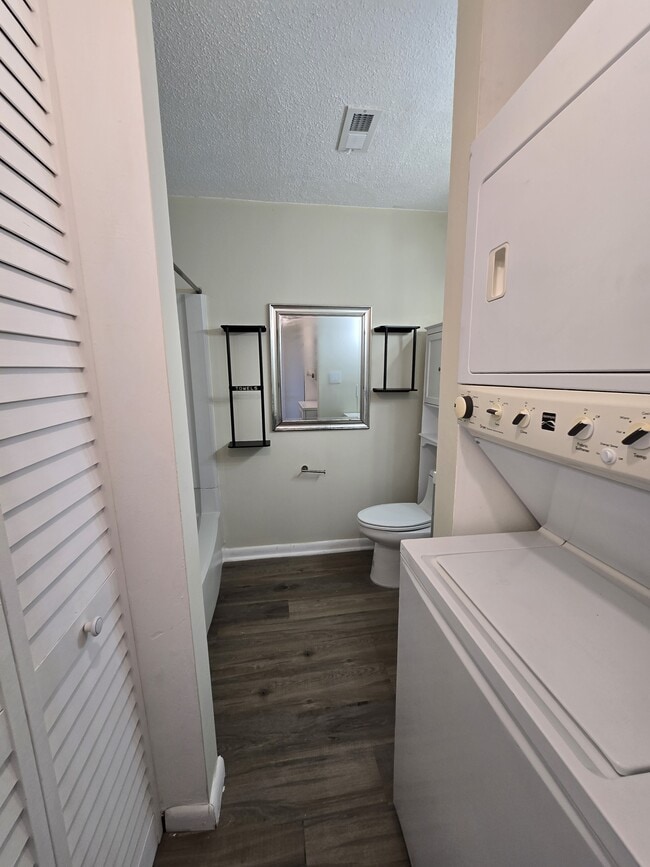 Photo - 3071 Huntleigh Dr