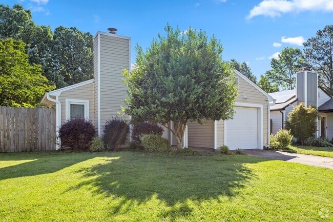 Building Photo - 920 White Oak Ct N Rental