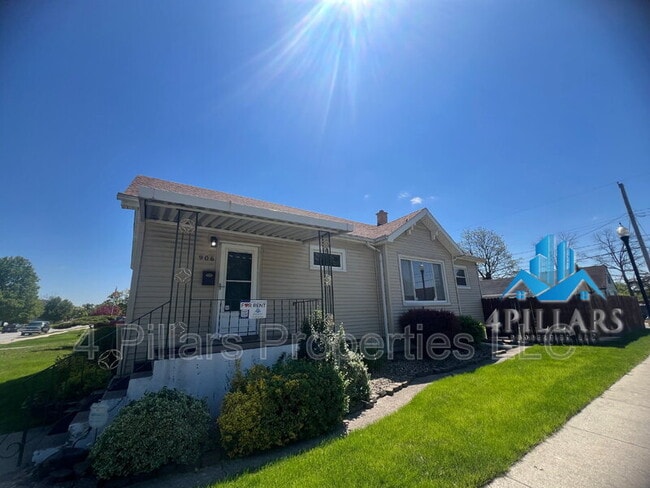 Photo - 906 177th Pl