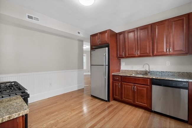Photo - 17 Chelmsford St Unit 3