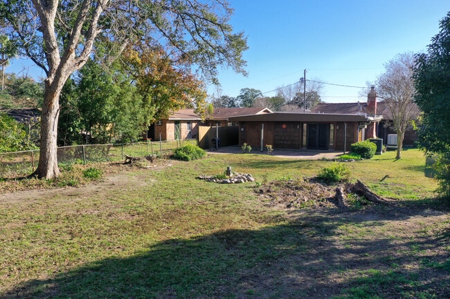 Photo - 3717 Bixler St