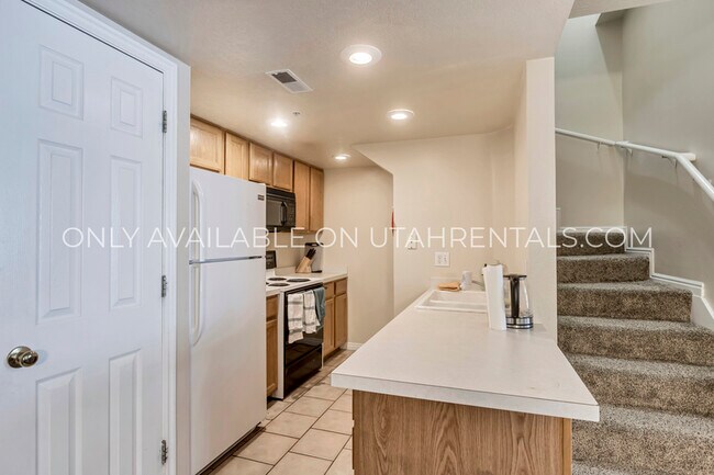 Photo - 112 West Cougar Blvd