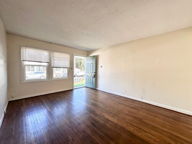 Photo - 1 Bedroom 1 Bath Close to N. Mississippi and Alberta. Unit NoPo  234