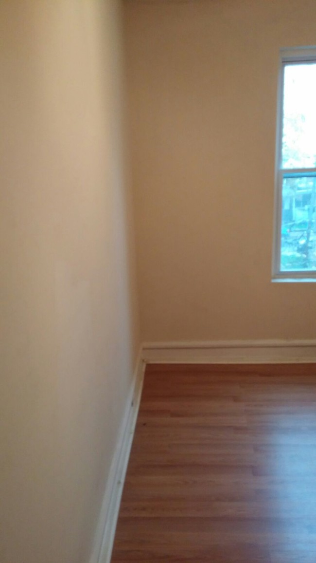 Building Photo - 5728 Hunter St Rental