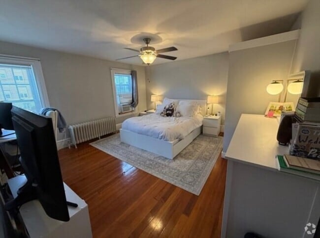 Building Photo - 350 Dorchester St Unit 1 Rental