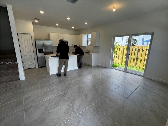 Photo - 128 SW 184th Way