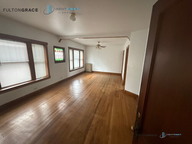 4832 W Montrose Ave Unit 4404-2S