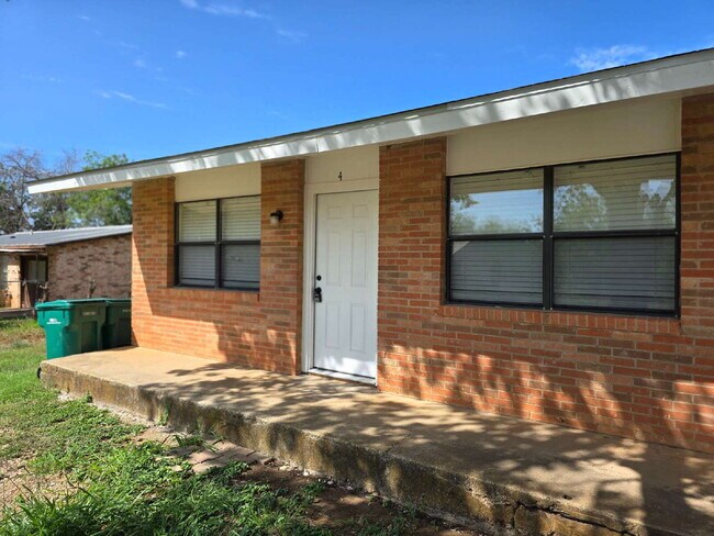 Photo - Stylish Comfort in a Freshly Remodeled Beauty Unidad 4