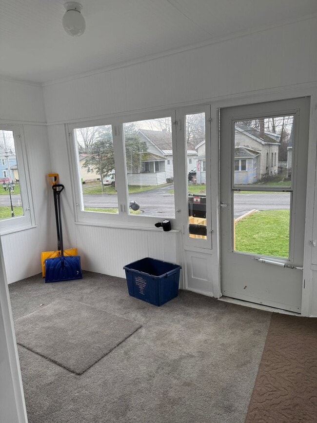 Building Photo - Newly Renovated Apartment in Liverpool! Unit Apt 2