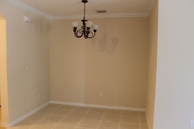 Photo - Beautiful ground floor unit in the Lakes of Windermere! Unit 902