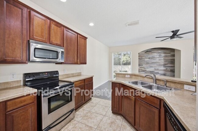Photo - 1995 Estancia Cir