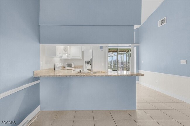 Photo - 930 SW 37th Ln