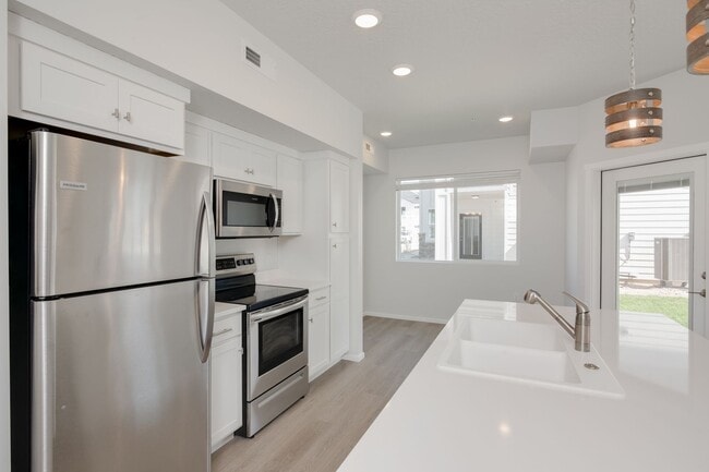 Building Photo - Stunning 1 Bedroom. Unit K201 Rental