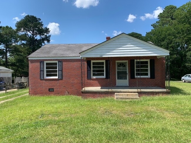 3 Bedroom Brick Home With Hardwood Floors - 3 Bedroom Brick Home With Hardwood Floors