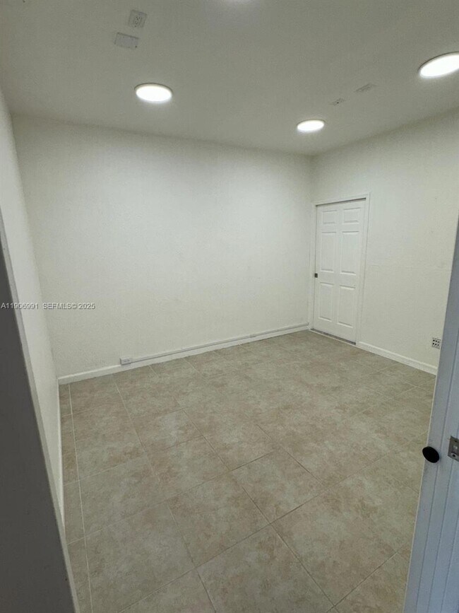 Photo - 297 Las Brisas Cir