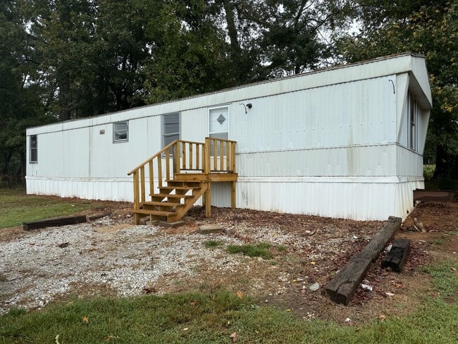 Building Photo - 4108 Veterans Hwy W Rental