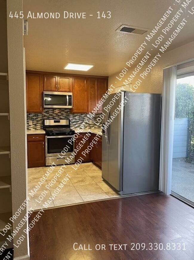 Photo - 445 Almond Dr