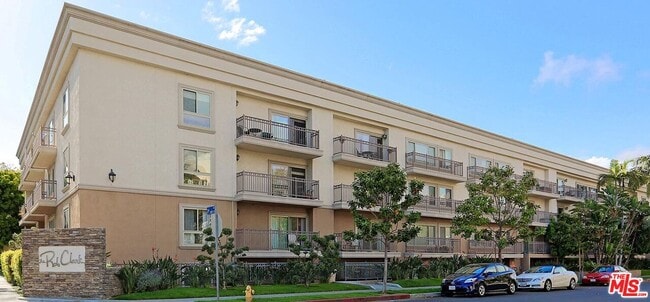 Building Photo - 141 S Clark Dr Unit 208