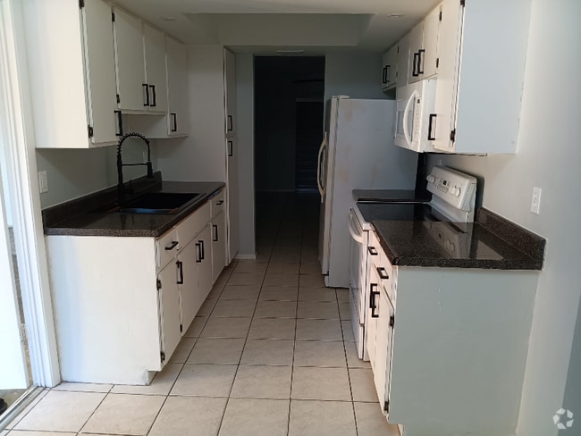 Building Photo - 2507 Matena Ave S Rental