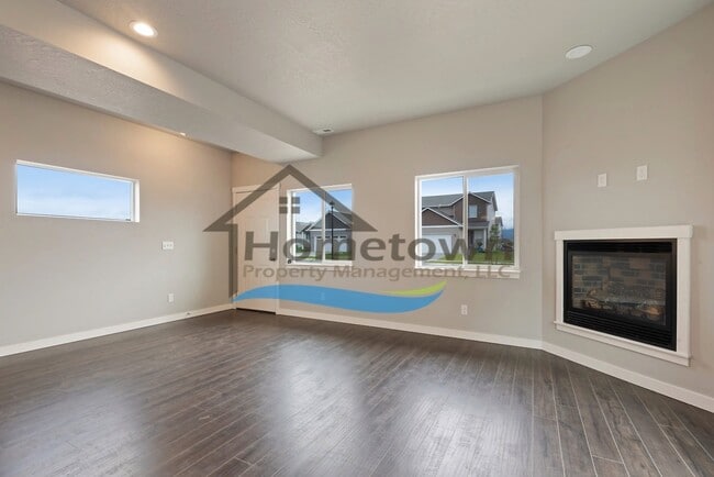 Photo - Very Nice Craftsman 3 Bedroom 2.5 Bathroom Home in Crown Pointe Estates, Post Falls!