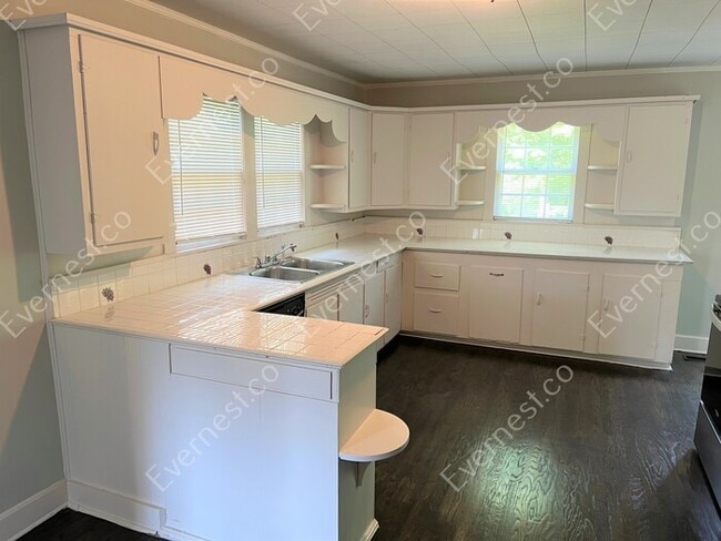 Photo - 3 Bed, 2 Bath Home with Carport / Pet-Friendly / Vouchers Accepted / Coming Soon!