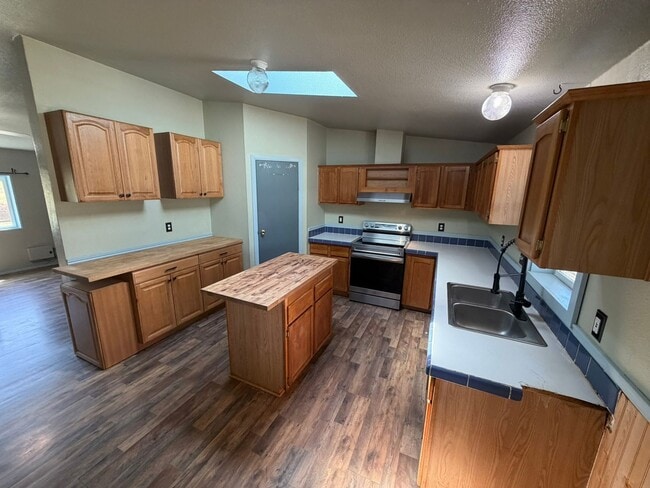 Photo - **MOVE IN SPECIAL** 2.5 Acres with Barn across from Lacomb School!