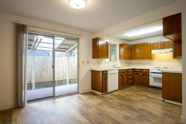 Photo - VERY Spacious Corner Townhouse with Private Patio, DW, W/D Hookups! Unit 9148