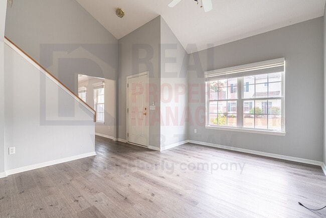 345 Teal Cir