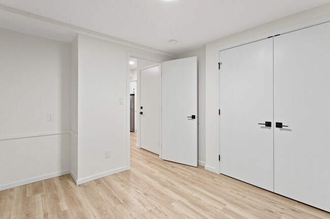 Photo - 11510-11587 87 St NW