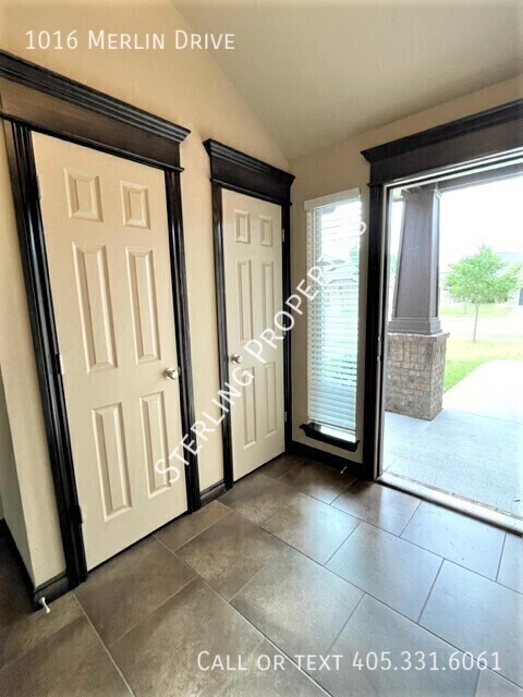 Photo - 1016 Merlin Dr