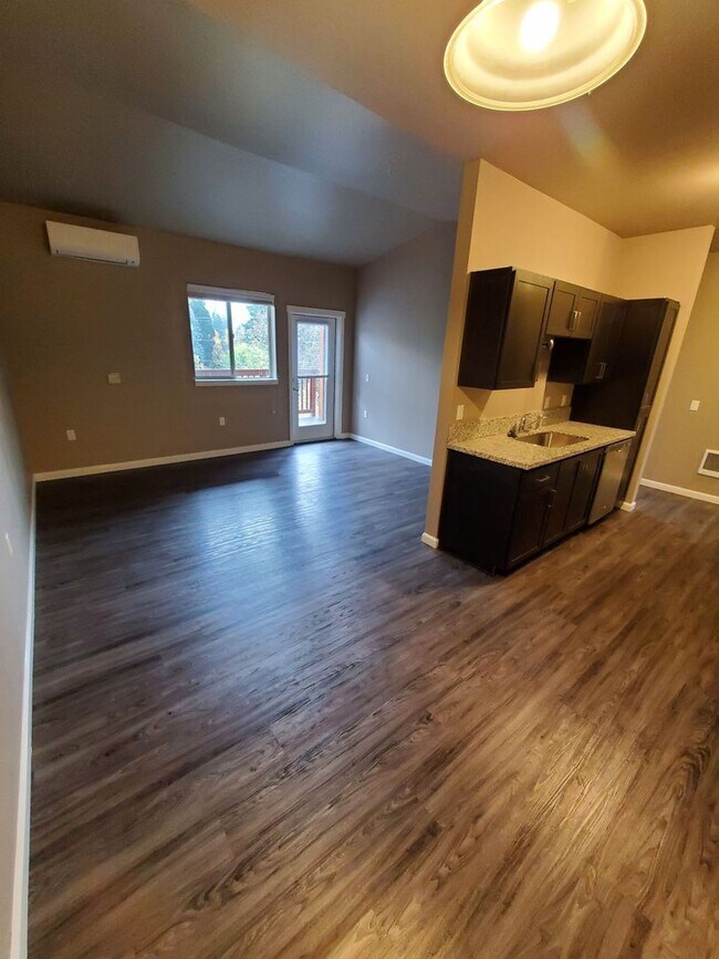 Photo - 4235 Hawthorne Ave NE Unit 106