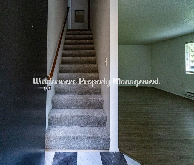 Photo - *AVAILABLE NOW!* Conveniently located 2 be...