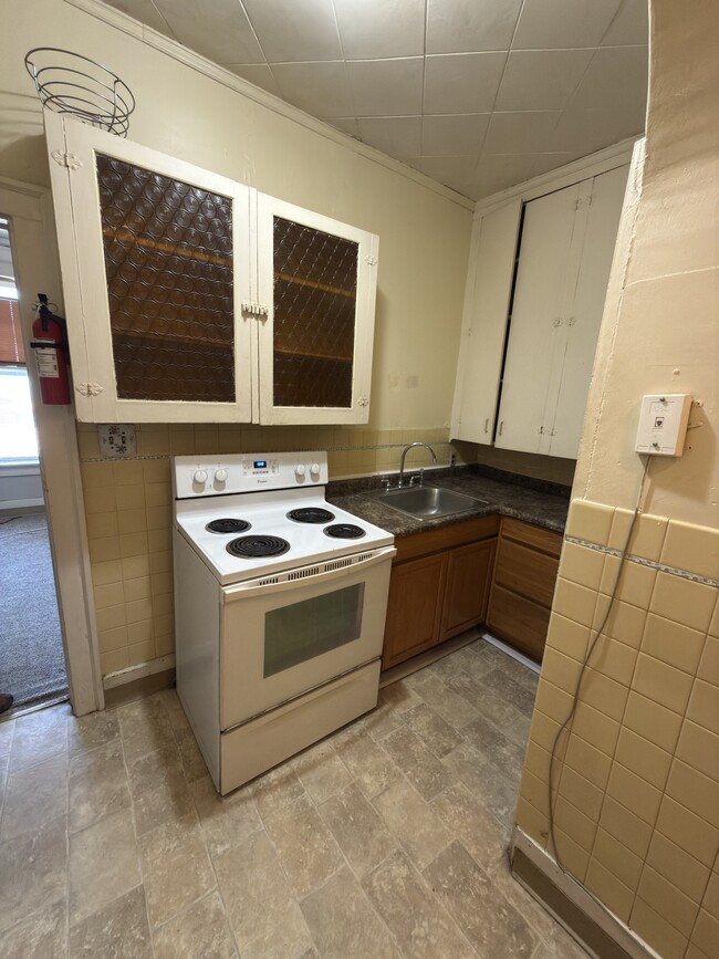 Photo - 200 E Elm St Unit Apt.2