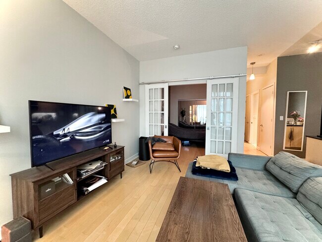 Photo - 350 Wellington St W Unit 230