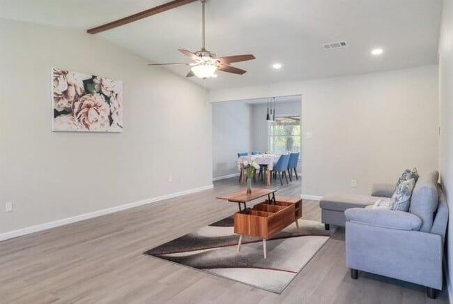 Photo - 2121 Trede Dr