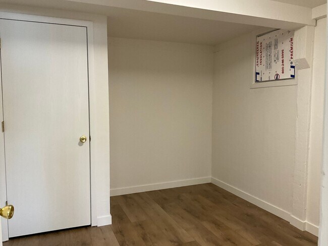 Photo - Refurbished  2 bedroom across from Idlewil...