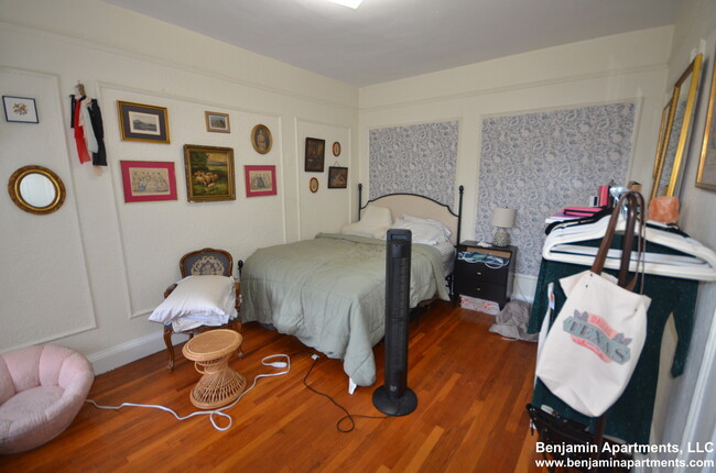 Building Photo - 24 Chiswick Rd Unit 27 Rental