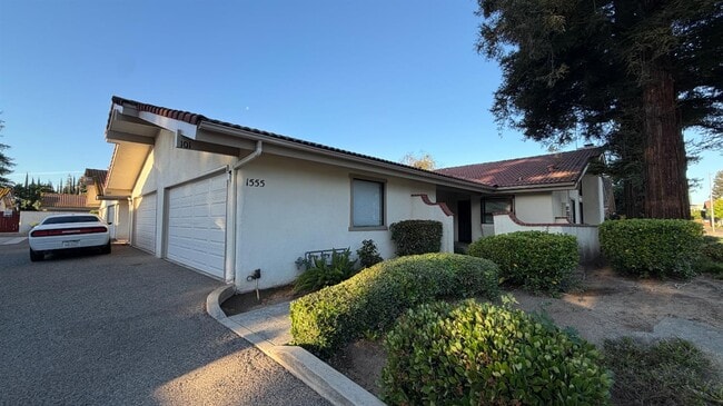 Photo - 1555 W Boston Ave