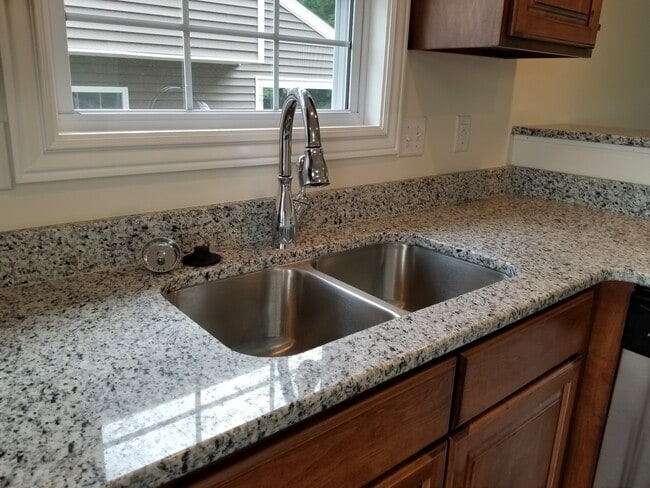 Photo - Beautiful and Modern 3 Bed 2.5 bath Home!