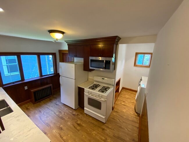 Photo - 31 Pierce Ave