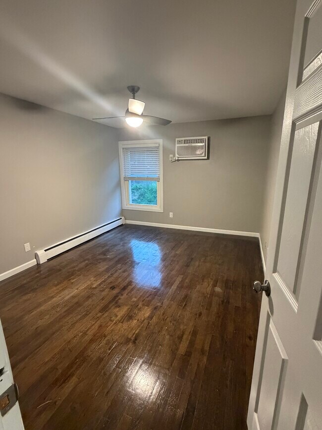 F4 - Bedroom 1