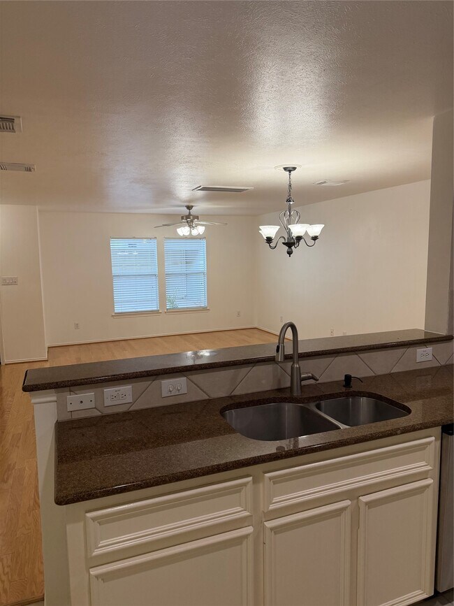 Photo - 1421 W 26th St Unidad D