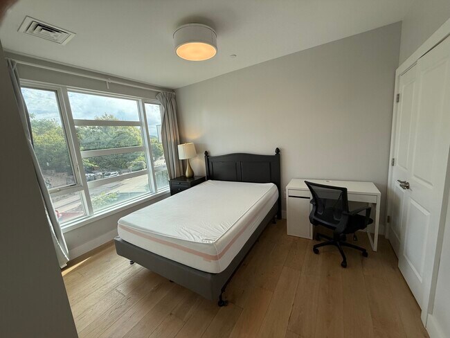 Photo - 1650 Commonwealth Ave Unidad 203