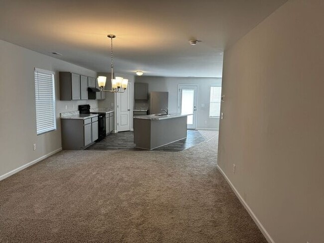 Photo - 4 Bedroom 2.5 Bathroom