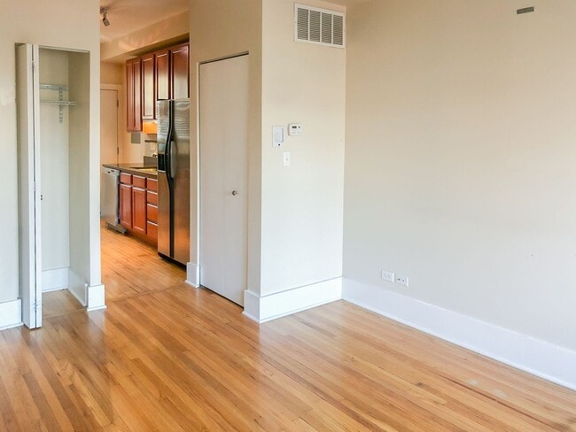 Photo - 3453 N Wolcott Ave Unit 3