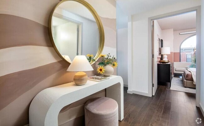 Building Photo - Grand Avenue Unit 713 Rental