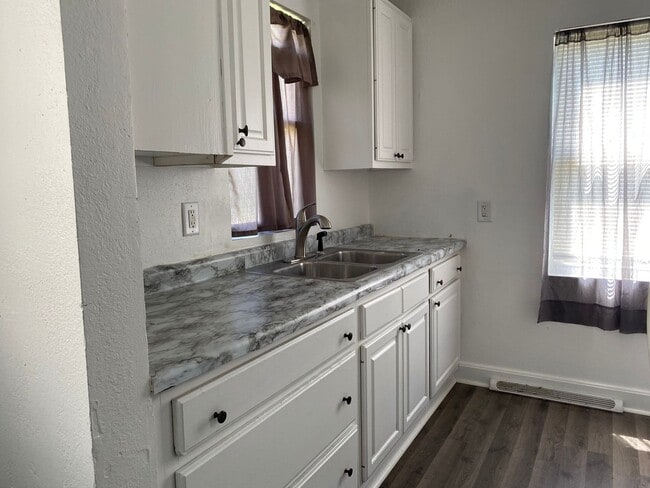 Photo - 1212 Evergreen Ave