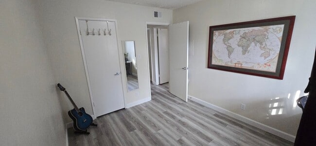 Photo - 2 bedroom 1 bath upstairs 4-Plex unit Unit 4